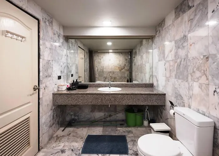 State Tower 2 Bed View Bangrak Near Icon Siam *