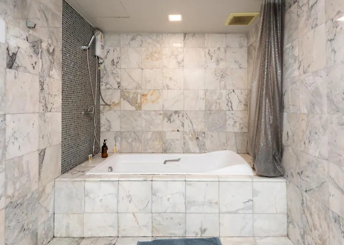State Tower 2 Bed View Bangrak Near Icon Siam Appartement